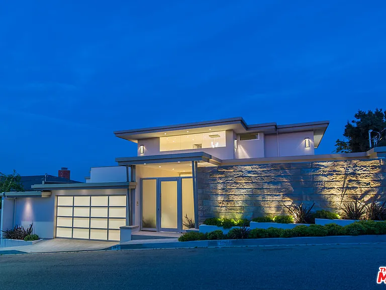3642 Beverly Ridge Dr — Photo 2