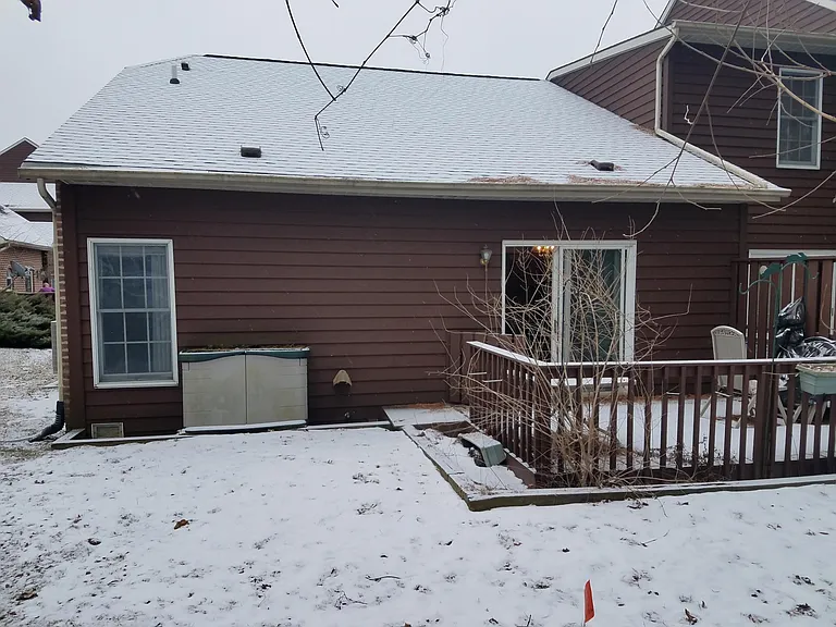 910 Sterling Ct — Photo 7