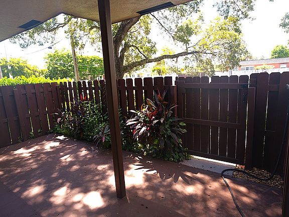2nd image of 123 San Remo Blvd