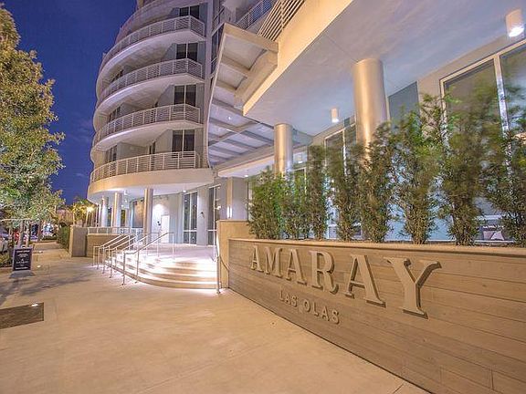 Take in the energy and culture of Las Olas.