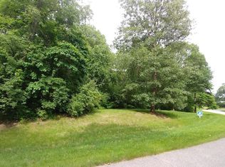 7274 Woodhaven Dr, Dexter, MI 48130