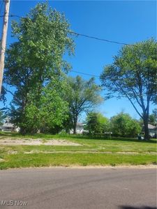 416 13th St, Elyria, OH, 44035