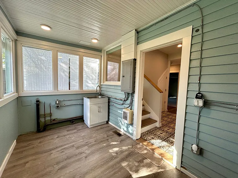 302 S Anderson St — Photo 16