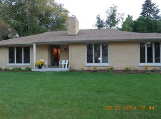 1132 Sunset Ln, Grafton, WI 53024