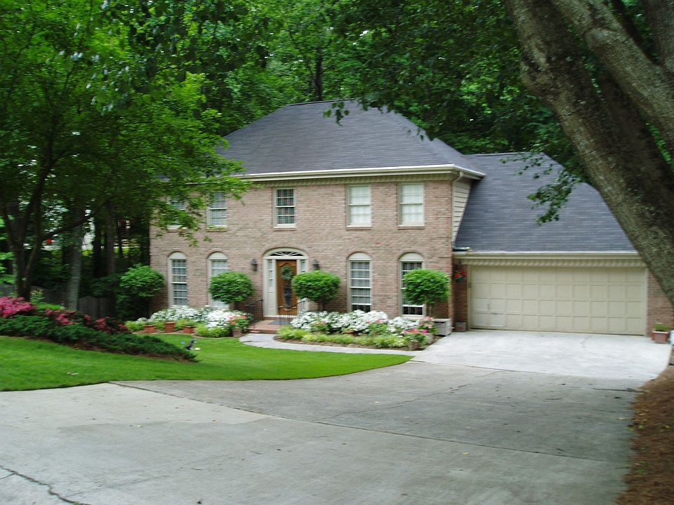 Beautiful Brick 4 Bedroom Home