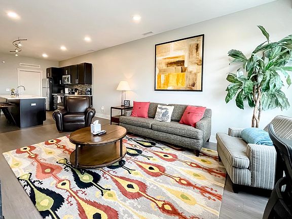 3rd image of 55 Ottawa Ave SW #1