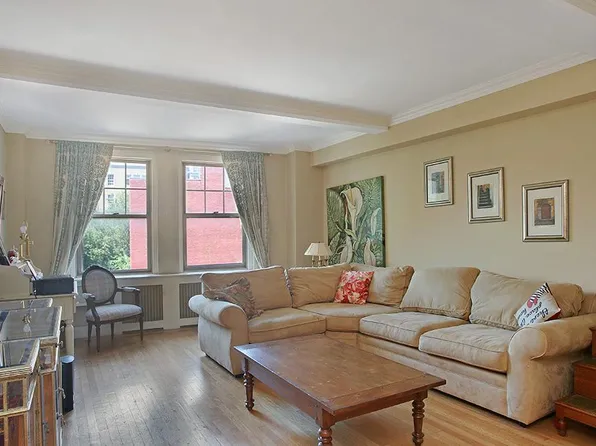 302 West 12th Street image 1 of 12