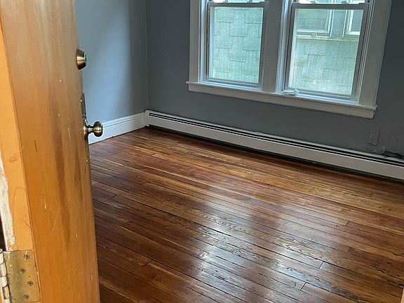 3rd image of 162 Highland Ave APT 6
