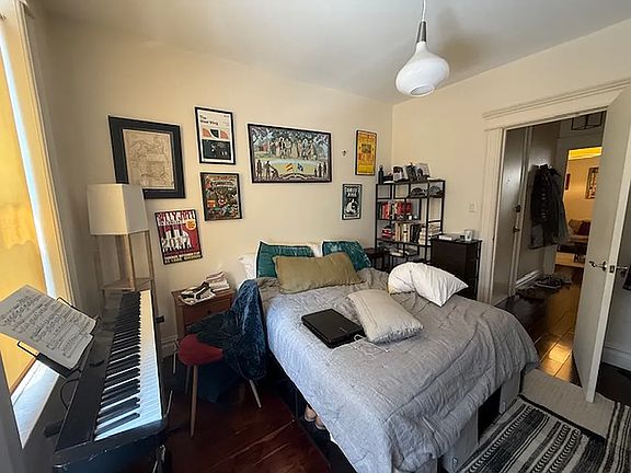4th image of 34-17 37th St #3L