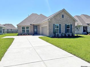8806 Lyndanne Dr, Denham Springs, LA 70726