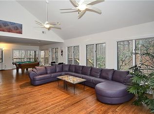 11124 Rich Meadow Dr, Great Falls, VA 22066