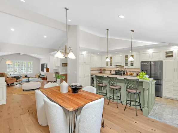 3900 Thousand Oaks Dr, San Jose, CA 95136