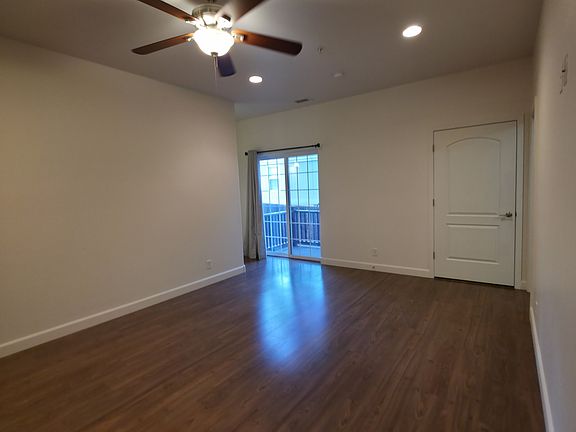 3rd image of 2512 W Pikes Peak Dr #1