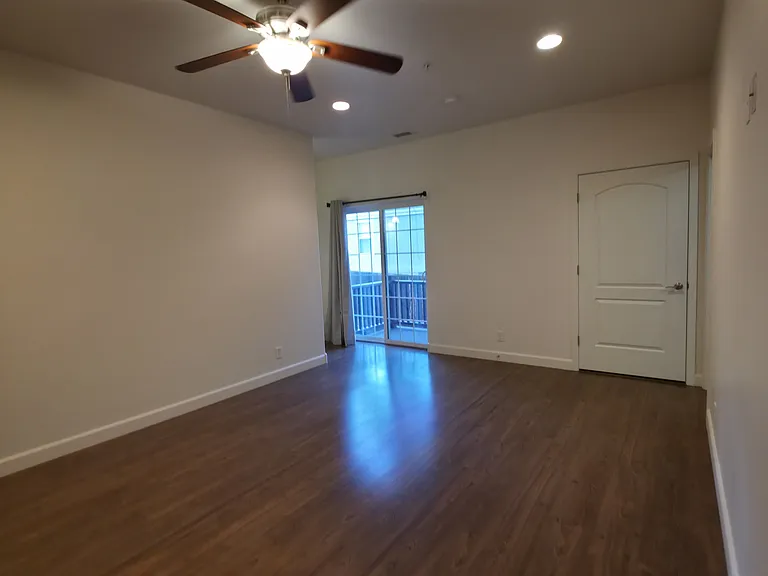 2512 W Pikes Peak Dr #1 — Photo 3