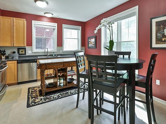 3rd image of 548 Payne Ave