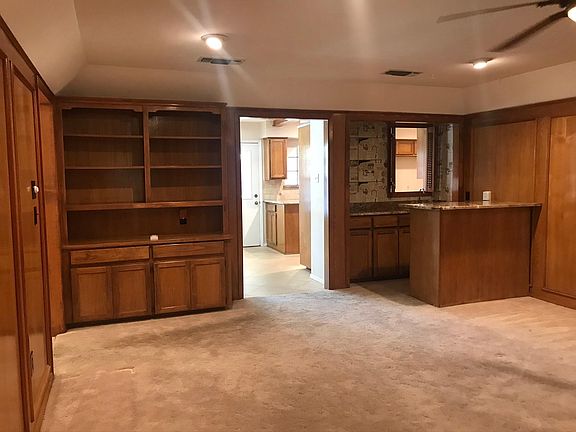 5th image of 536 Greenwood Cir