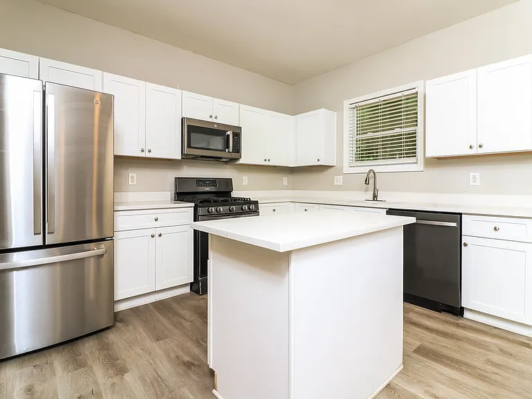 3643 Uppark Dr — Photo 12