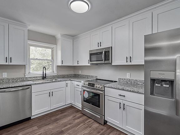 3rd image of 2275 Wolf St APT A