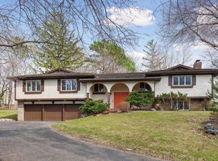 1100 Heritage Ln, Wayzata, MN 55391