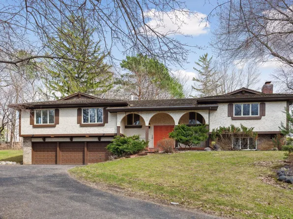 1100 Heritage Ln, Wayzata, MN 55391