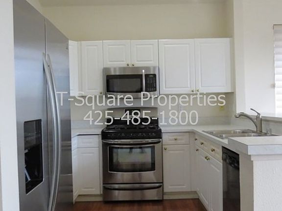 3rd image of 18564 NE 57th St