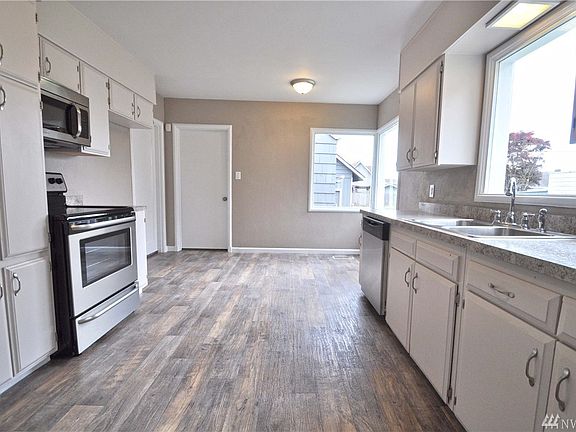 2nd image of 2614 Queets Ave