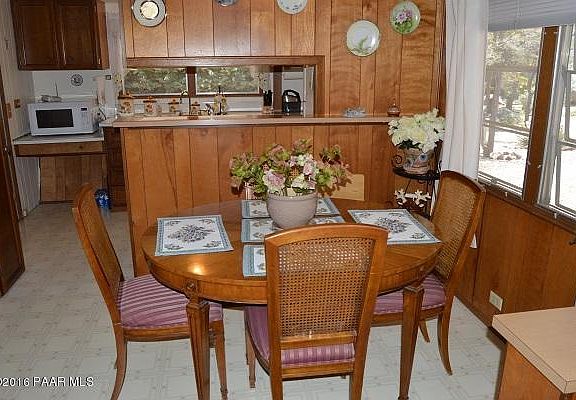 3rd image of 1656 White Oak Cir