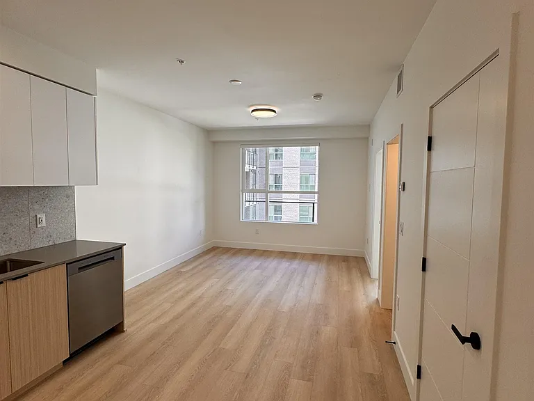13455 94a Ave #303 — Photo 4