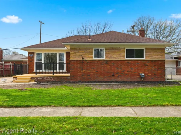 21407 Pallister St, Saint Clair Shores, MI 48080