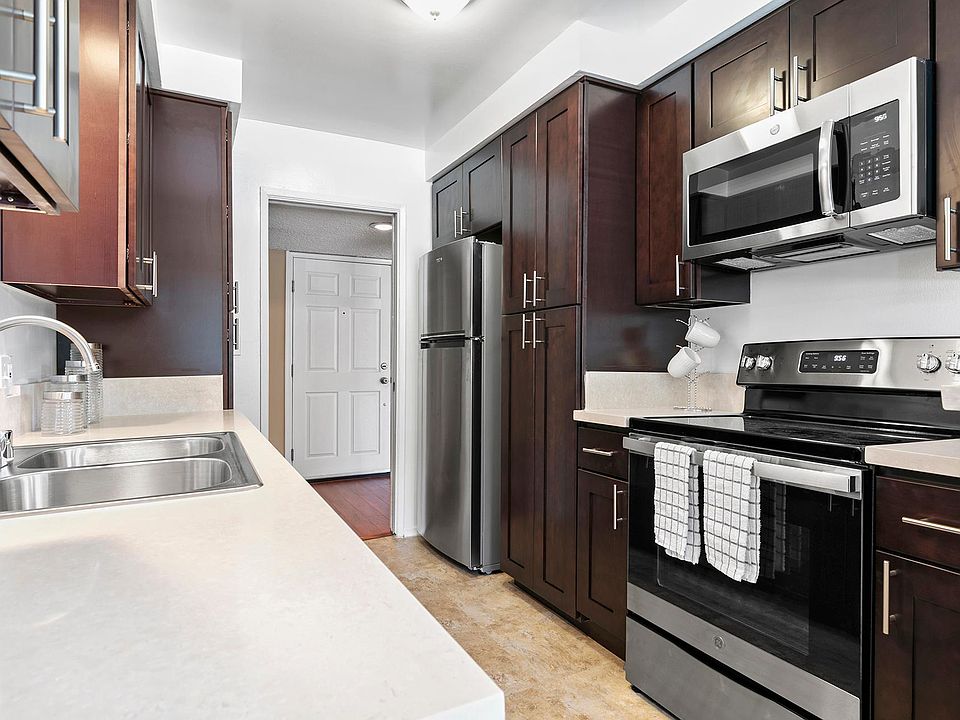 1st image of 5140 White Oak Ave APT 106