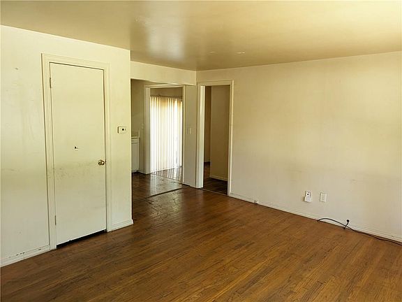 3rd image of 11424 E 77th Ter