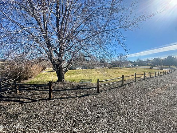 4th image of 10 Kodi View Ln