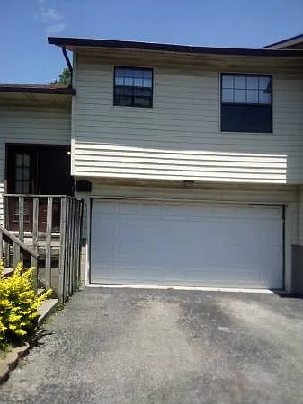 4585 Elliot Ave — Photo 2