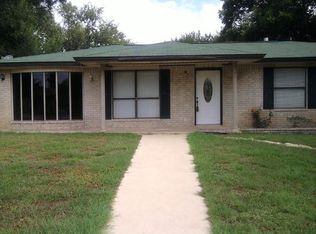 604 Franklin Blvd, Pleasanton, TX 78064