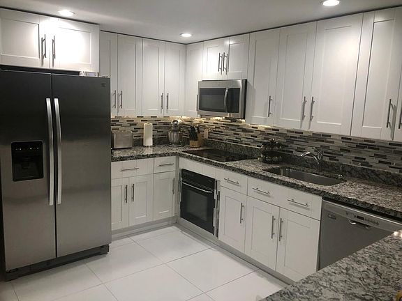 3rd image of 6900 Bay Dr APT 3C