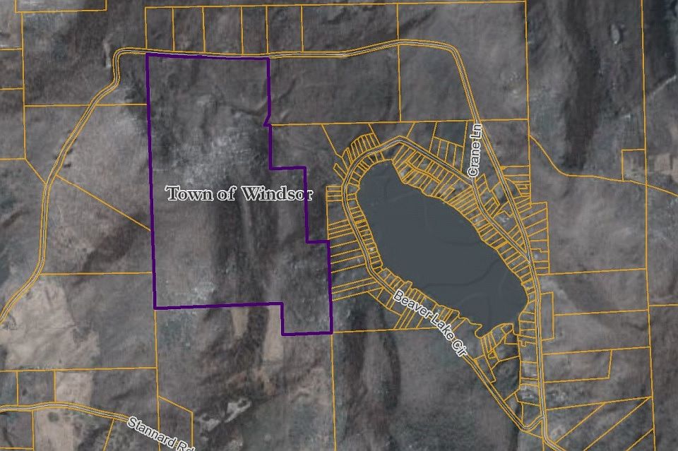 2nd image of 27 Beaver Lake Rd