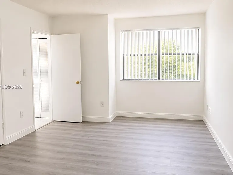 240 W Park Dr #205-4 — Photo 8