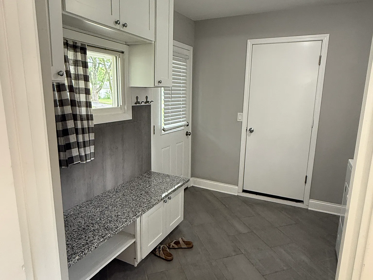 3 bed, 1050 sqft, $2,600 — Photo 3
