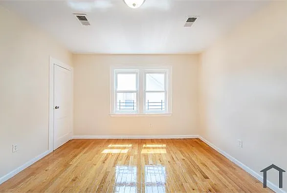 23 Monticello Ave #3 — Photo 4