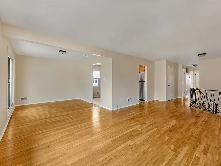 214-15 15th Ave #2 — Photo 7