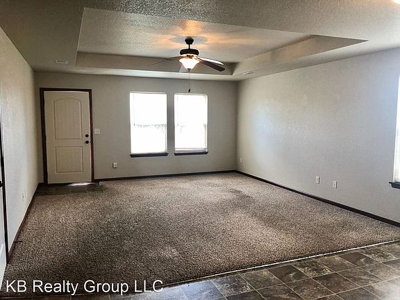 4th image of 141 SE Rose Garden Ln