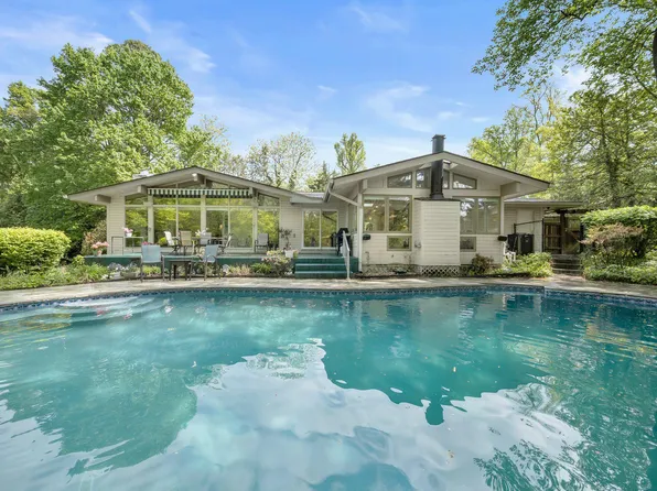 7104 Oak Forest Ln, Bethesda, MD 20817