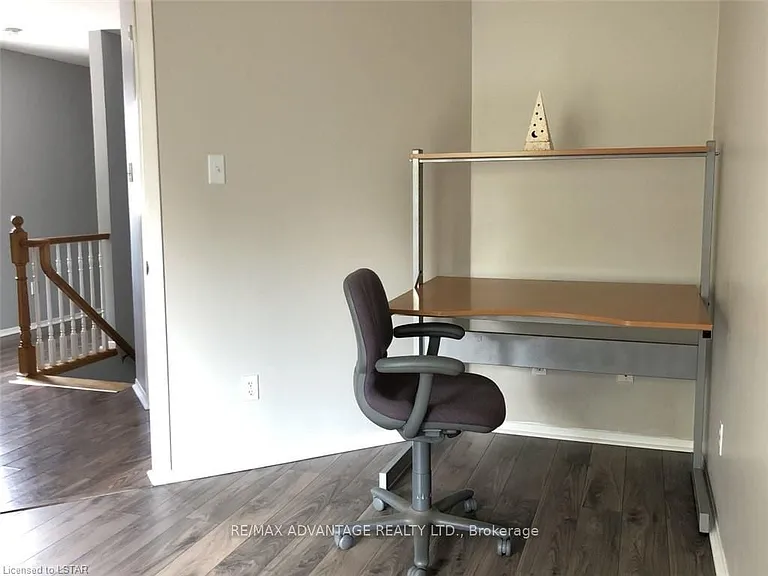 17 Sterling St #UPPER — Photo 30