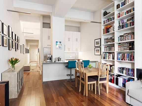 4th image of 310 E 46th St APT 4U