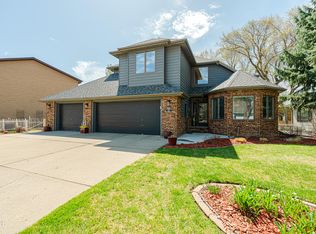 843 Munich Dr, Bismarck, ND 58504