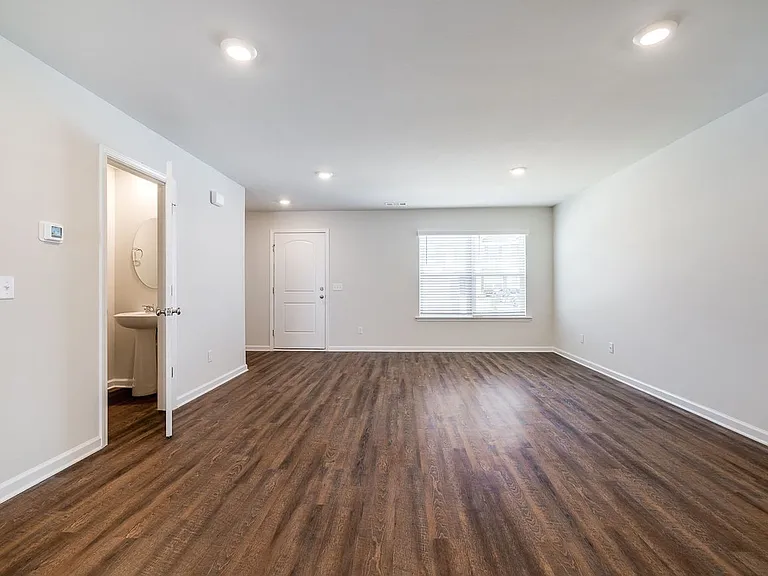 8 Red Robin Ct — Photo 5