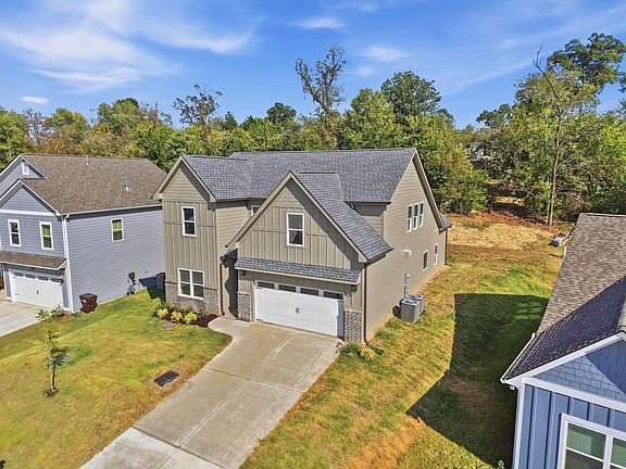 3rd image of 8388 Snowdrop Way