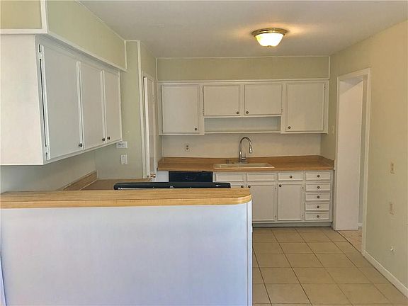 5th image of 1109 Vista Dr