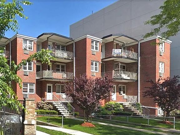 2nd image of 2963 Ocean Pkwy Unit 1