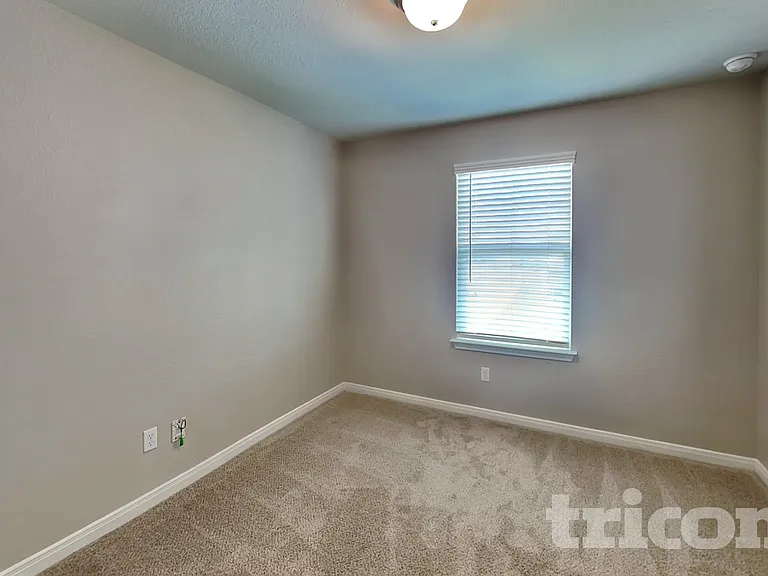 5802 Nyla Way — Photo 10